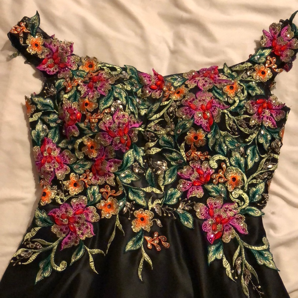 Prom Dress - Picture 5 of 8
